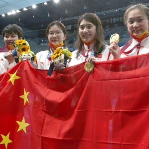 开云下载网址-【现场】接力冠军阵容今晨才确定 国歌激发全队斗志